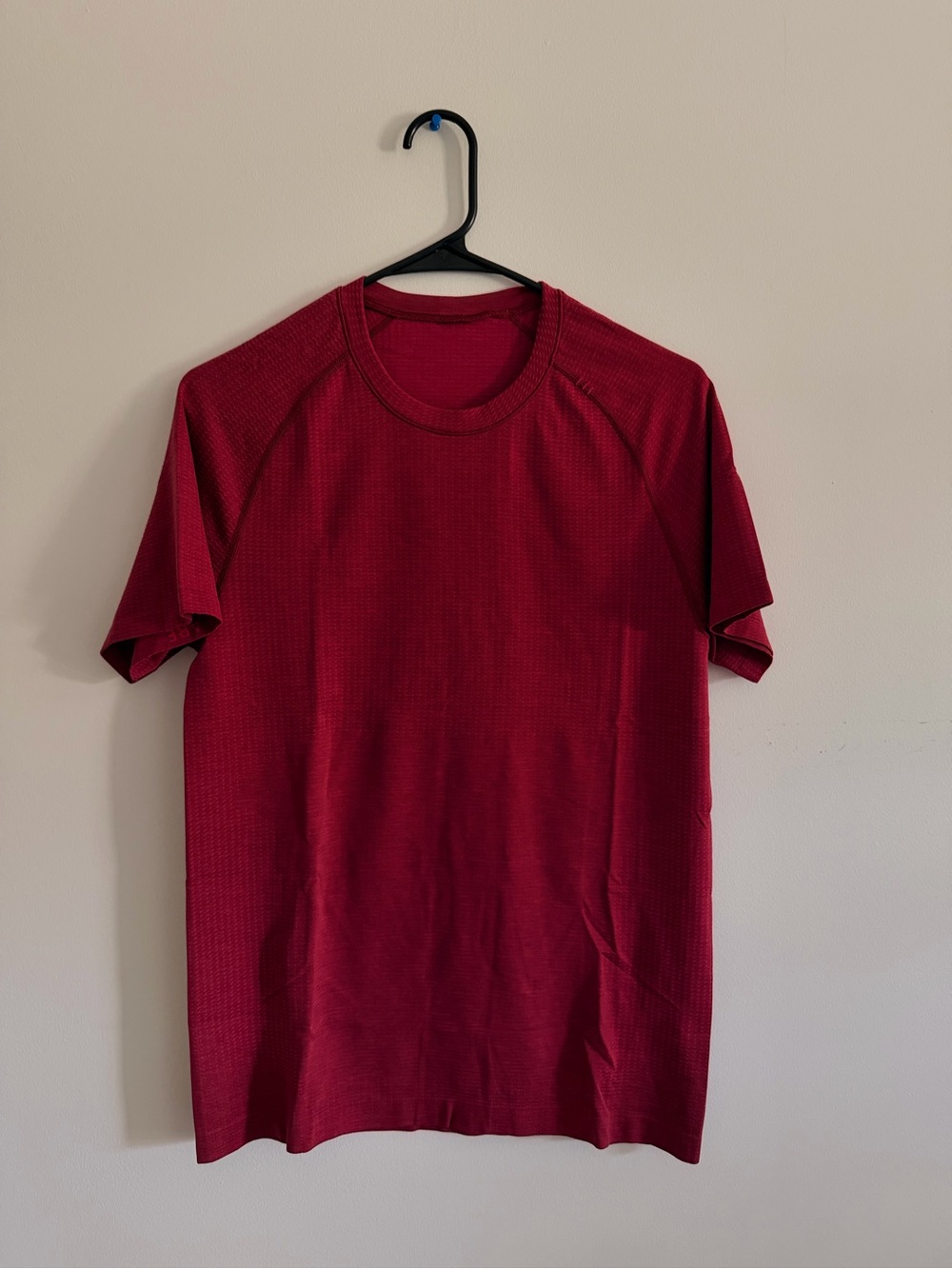 LULULEMON METAL VENT XS Men's Crew Neck Performance T-Shirt - Red
